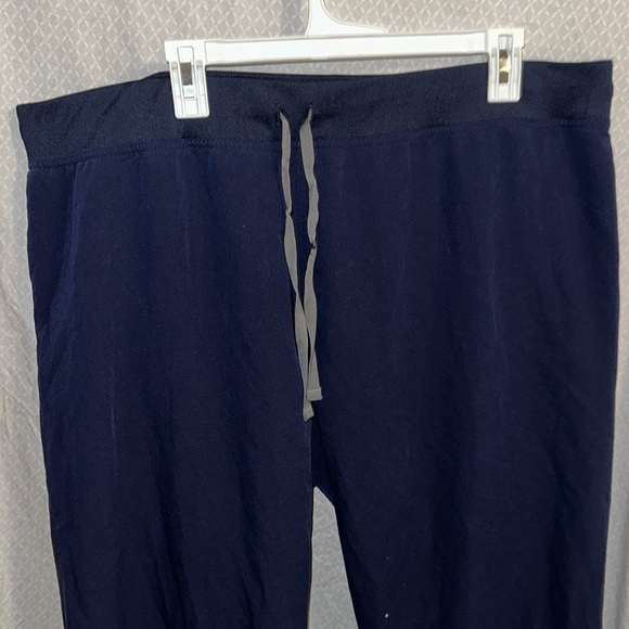 Navy figs scrub pant - Picture 2 of 3